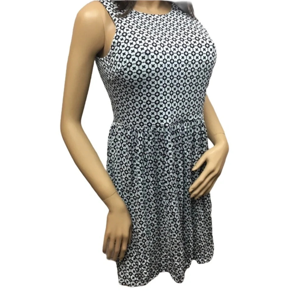 DR25 Women’s Ann Taylor LOFT Outlet Zipper Back Dress M
